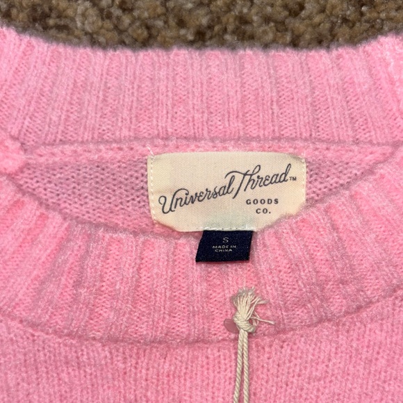 NWT Universal Thread Bubblegum Pink Crewneck Sweater Small - Picture 2 of 6